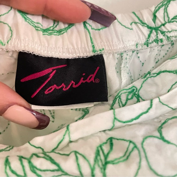 👚Torrid Embroidered Floral Strapless Dress Size 20 - Picture 4 of 7